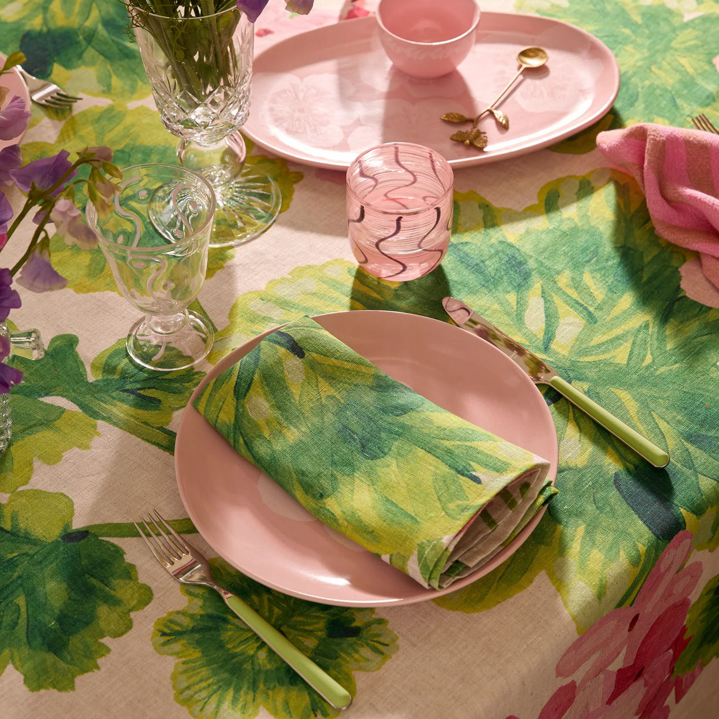 Geranium Multi Tablecloth Medium