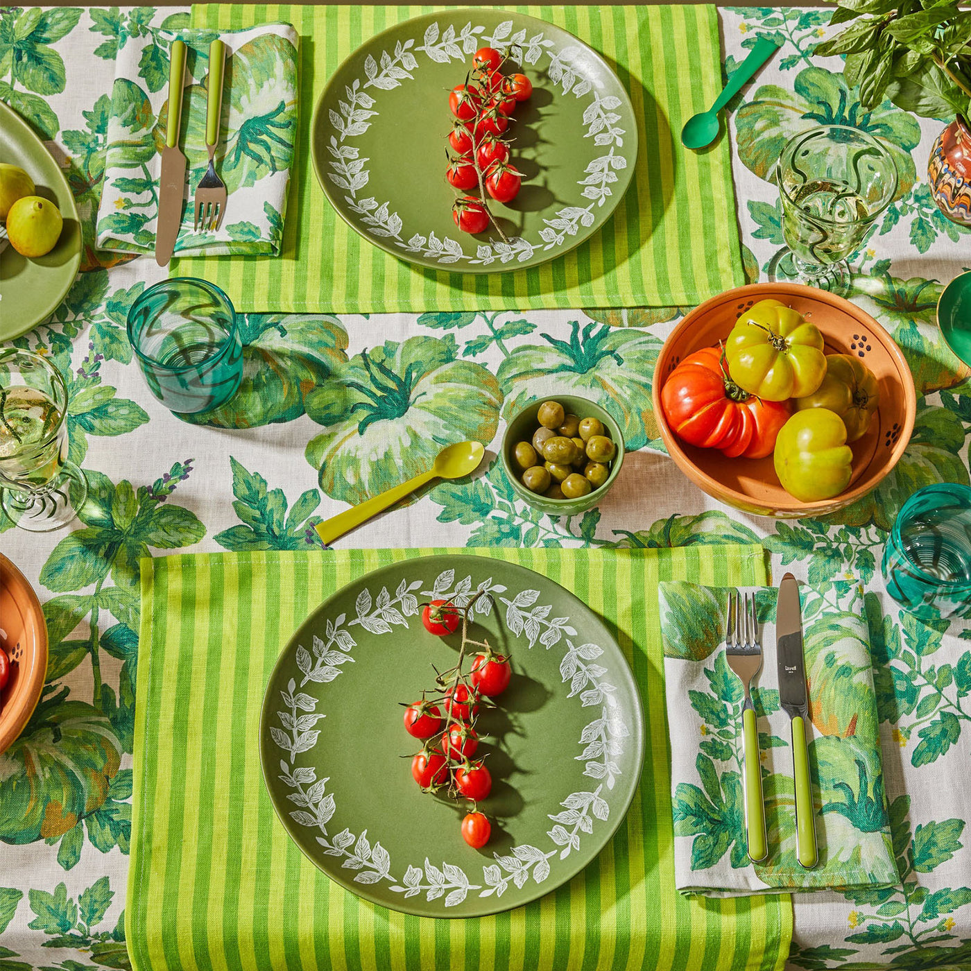 Heirloom Green Linen Tablecloth - Medium