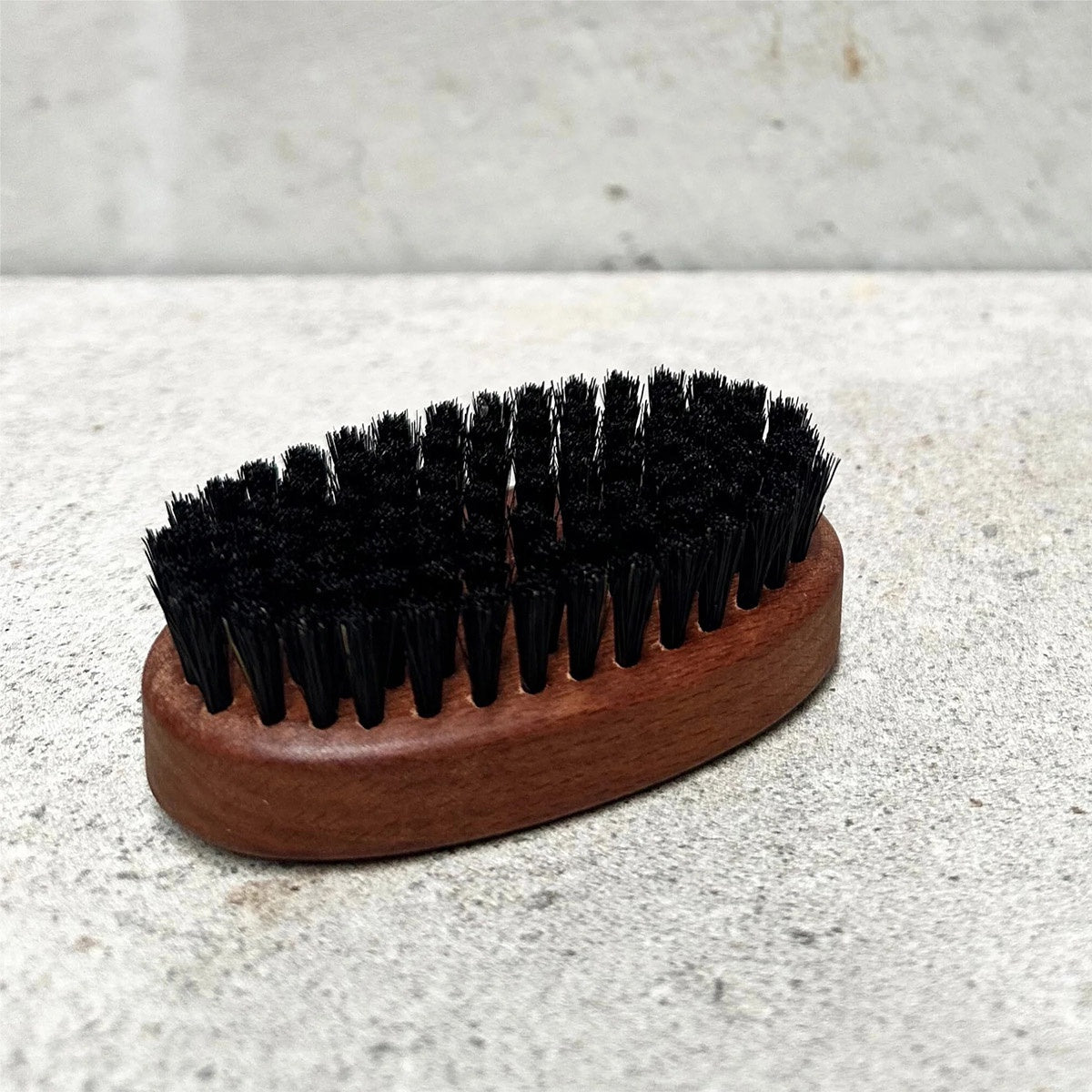 Nail Brush Thermowood Oval Dark